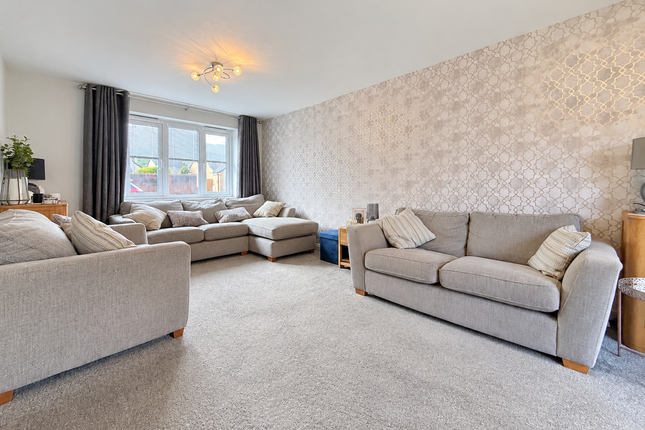2 Trem Y Cwm, Aberdare photo 2