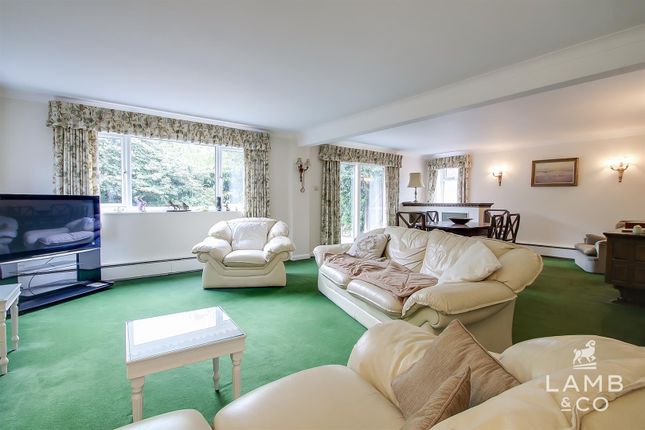 12, Wittonwood Road, Frinton-On-Sea photo 2