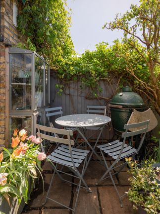End terrace house for sale in Andover Road, Twickenham