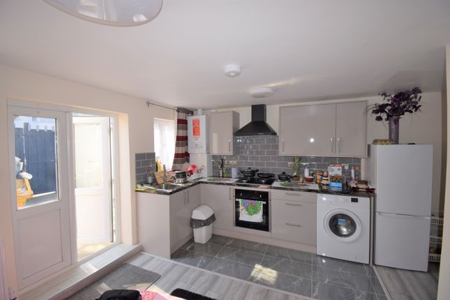 Two Bedroom Ground Level Detached Flat - Ilford Lane