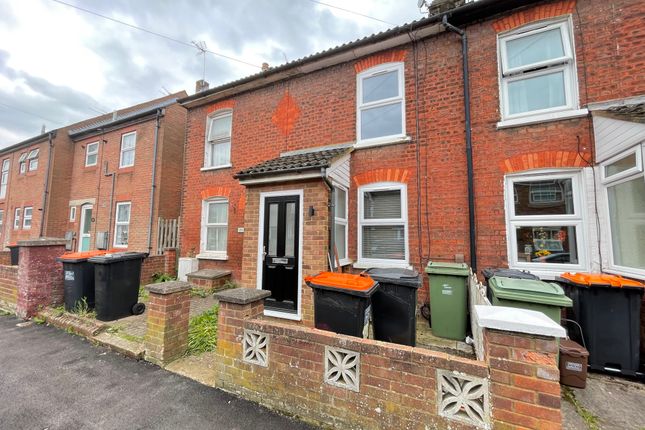 Terraced house to rent in Victoria Street, Dunstable