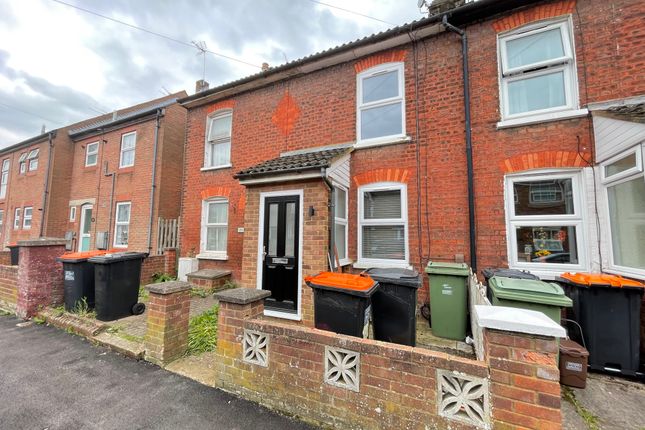 Thumbnail Terraced house to rent in Victoria Street, Dunstable