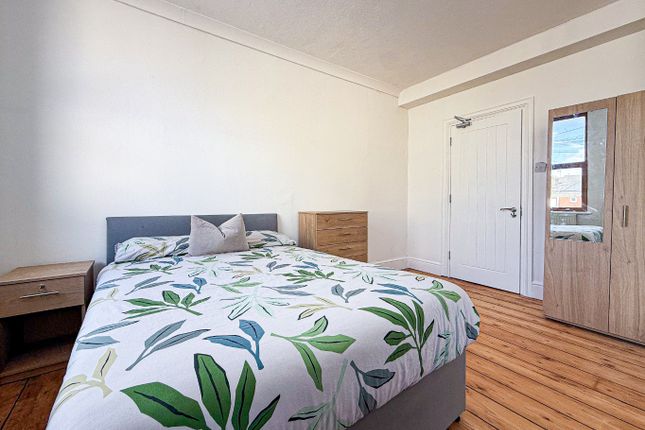 Room 3, 1 Albemarle Road, Somerset photo 2