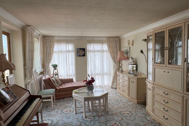 14, Mostyn Road, Stockport photo 3