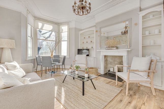 Thumbnail Flat to rent in Fulham Road, Parsons Green