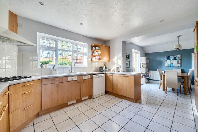 2, Redlands Place, Berkshire photo 4