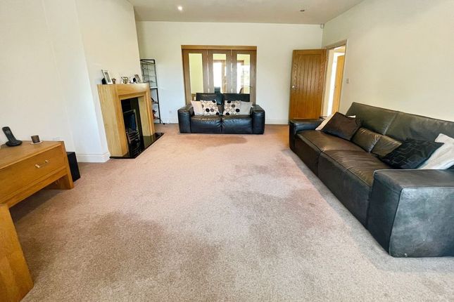 4, New Tempest Road, Bolton photo 2