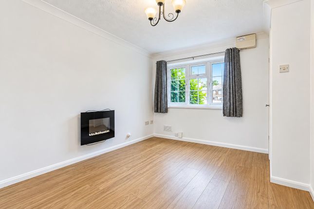 37, Haxby Court, Cardiff photo 2
