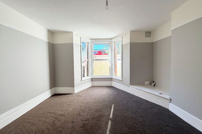 Flat 1, 26 Vicarage Crescent, Margate photo 5