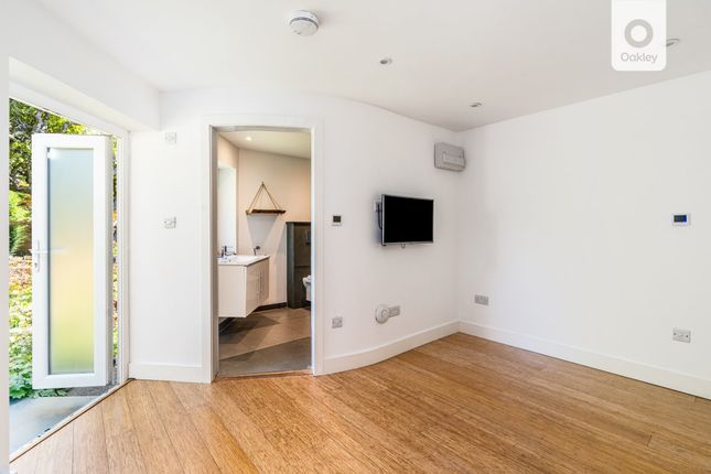 Property to rent in Carden Avenue, Brighton