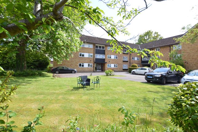Thumbnail Flat to rent in Brewery Road, Horsell, Woking