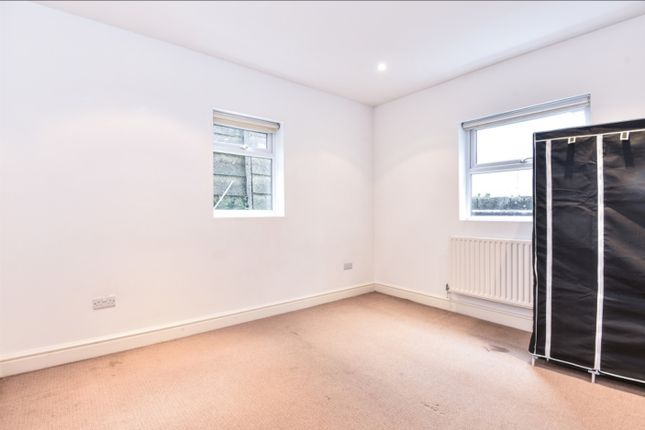 Flat A, Rear Of 33A,, Westow Hill, London photo 2