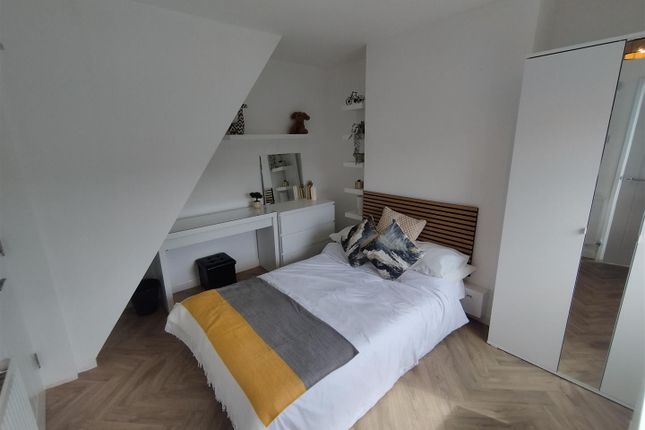 Room 3, 22, Priestsic Road, Sutton-In-Ashfield photo 4
