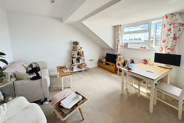 Flat 5, Rosewood,, Kingfield Road, Surrey photo 4