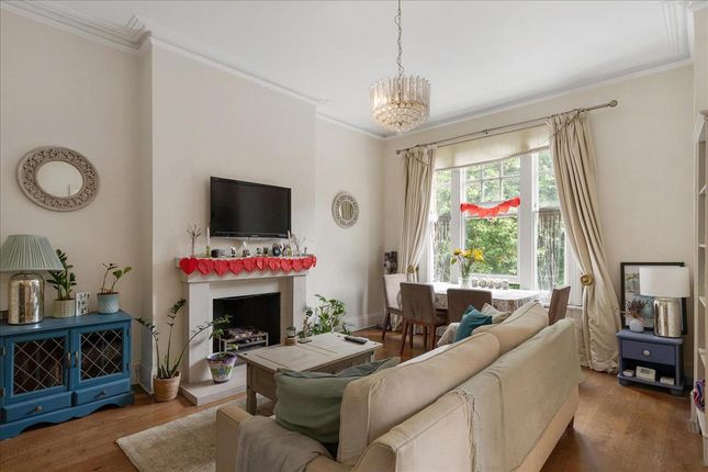 Flat for sale in Bishops Mansions, Bishop's Park Road, Fulham, London