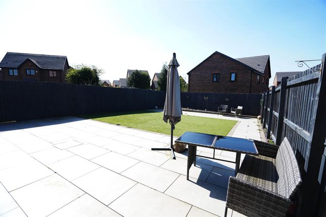 136, Collingwood Way, Bolton photo 2