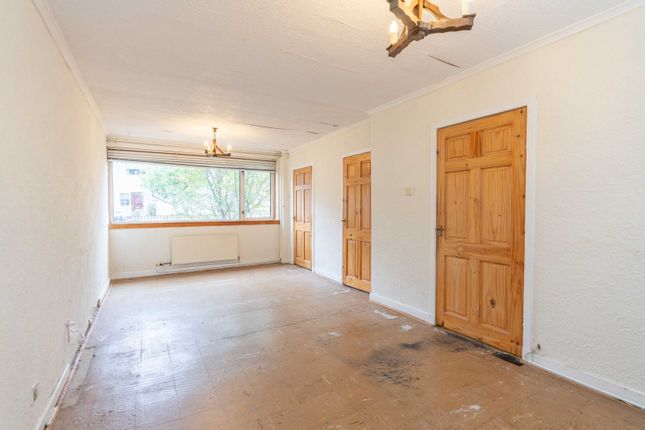 8 Greenlaw Avenue, Wishaw photo 2