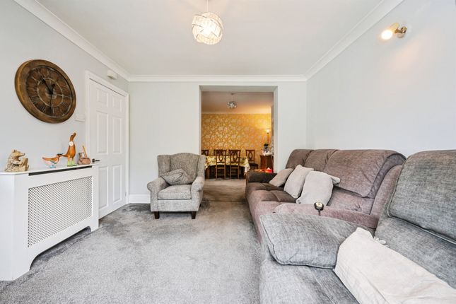 85, Woodmill Lane, Southampton photo 4
