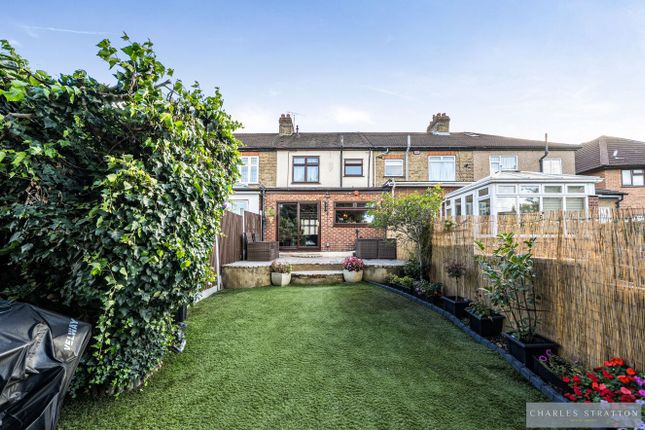 59 Carlton Road, Romford photo 4