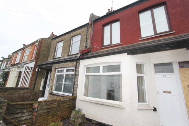 Thumbnail Flat to rent in Oban Road, Southend-On-Sea