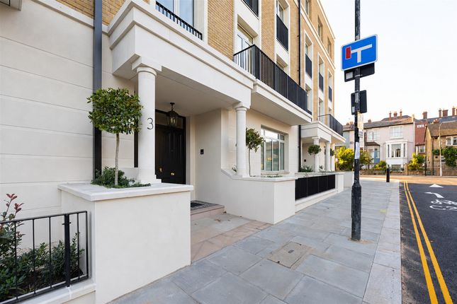 3 Banfield House, Distillery Road, London photo 2