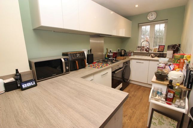 27, Hazelbourne Avenue, Borough Green photo 3