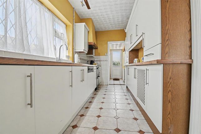74, Bushfield Road, Scunthorpe photo 2