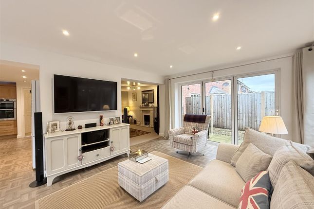 Whimberry Drive, Stalybridge photo 4