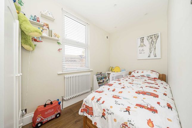 Maisonette for sale in Vicarage Road, Sunbury-On-Thames