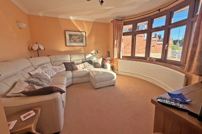 Pinewood Road, Buckinghamshire photo 4