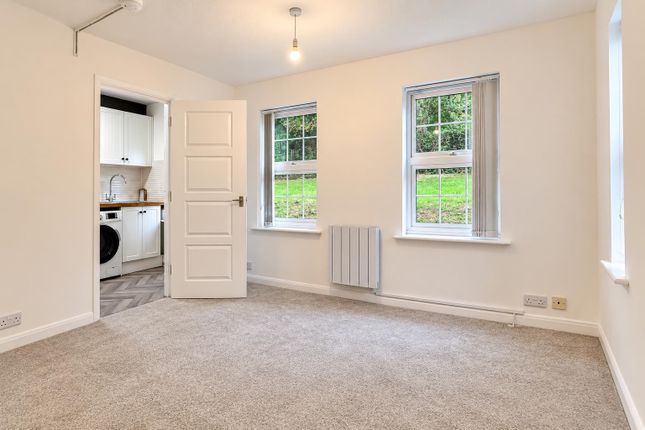 4 Victoria Court, West Wycombe Road, High Wycombe photo 2