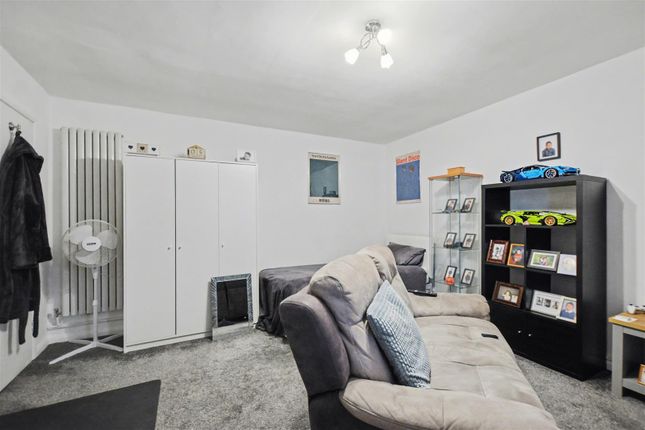 Flats 1-4, 142, Norman Street, Derbyshire photo 3