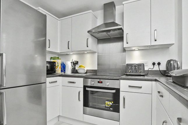 27, Whitstable Mews, West Yorkshire photo 4