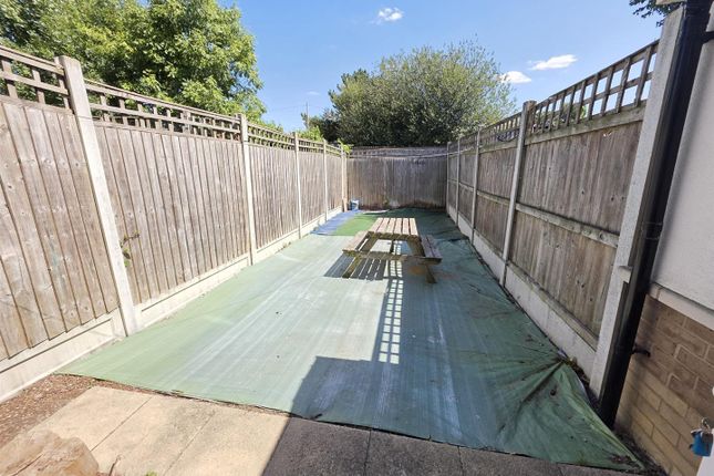 9, Louisa Oakes Close, London photo 4