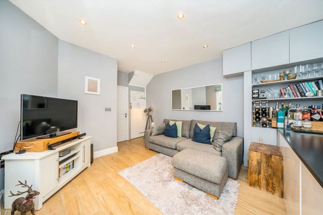 18, Sellincourt Road, London photo 3