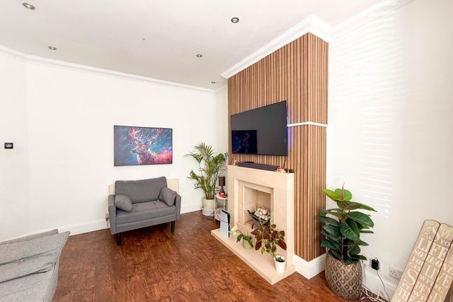 109, Hainault Avenue, Westcliff-On-Sea photo 3