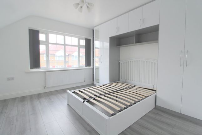 Thumbnail Room to rent in Granville Avenue, Hounslow