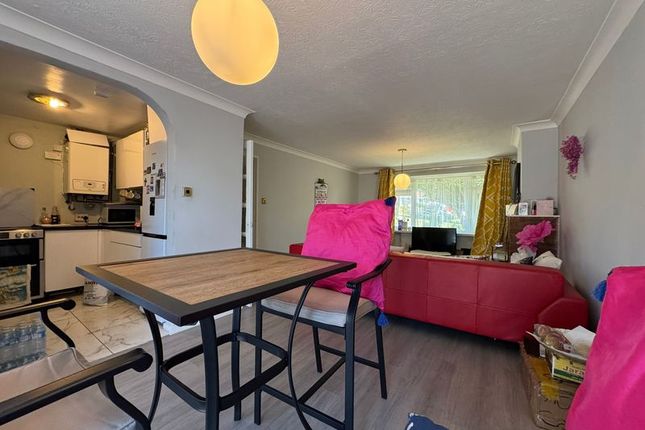 116, Hill Rise, Luton photo 5