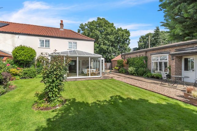 Thumbnail Cottage for sale in Bar Lane, Roecliffe, Boroughbridge