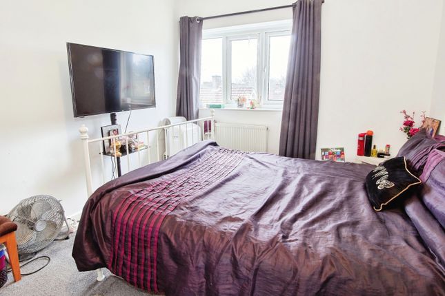 Town house for sale in West Drive, Birmingham