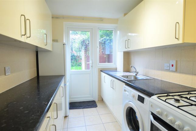 4, Tomlin Road, Slough photo 2