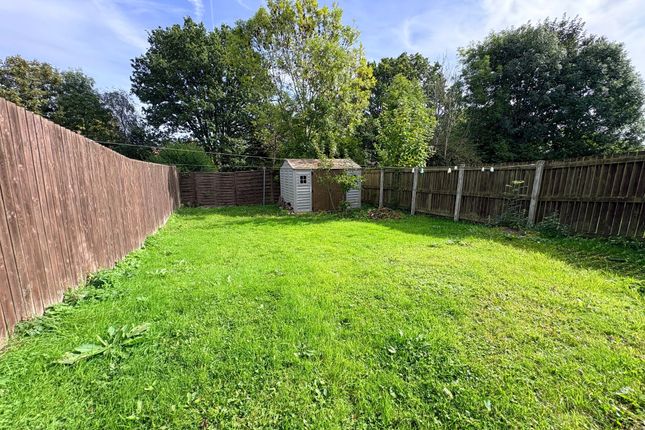 134 Pimlott Road, Bolton photo 3