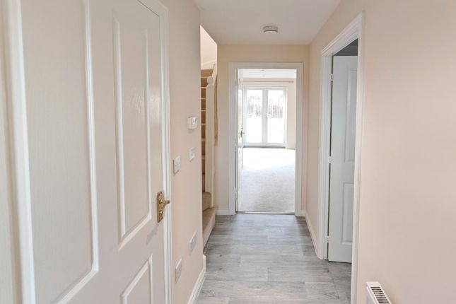 1 Kellett Close, Washington photo 4