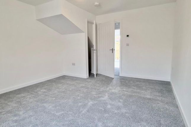 123, LLANELLI photo 5