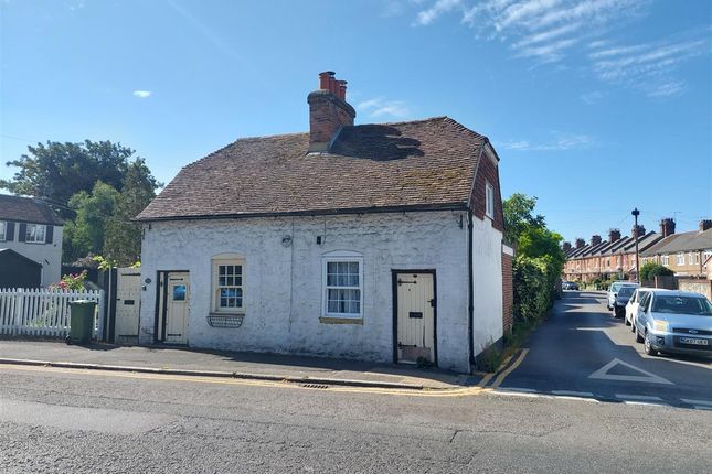 2-bed house on Rock Cottage, Hythe, £170,000