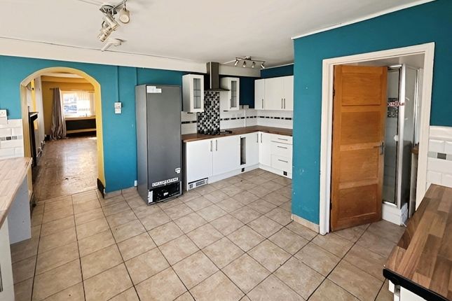 16, New Road, Swansea photo 3