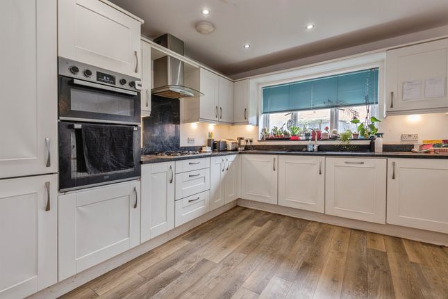 98, Mills Drive, Wellington photo 2