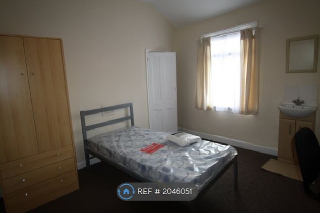 Room to rent in West Square, Scarborough
