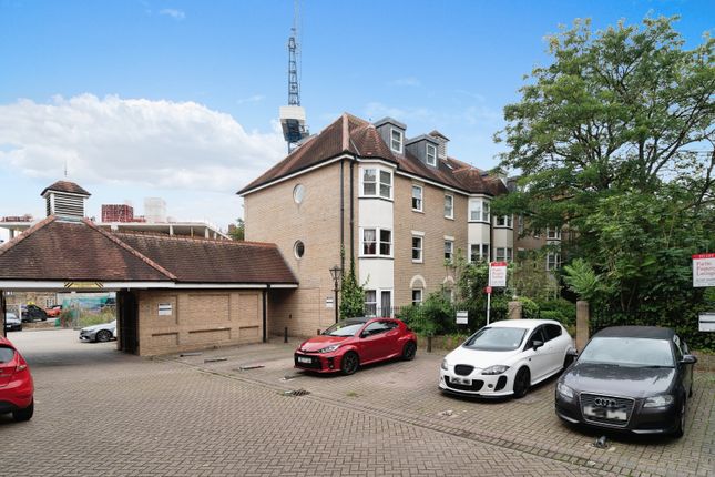 Flat for sale in Cathedral Walk, Chelmsford