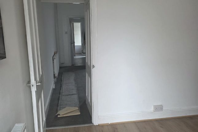 192, Swan Lane, Coventry photo 3